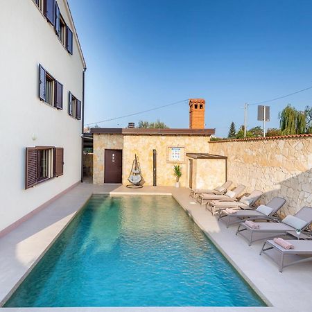 Villa Miromar App Pula Bagian luar foto